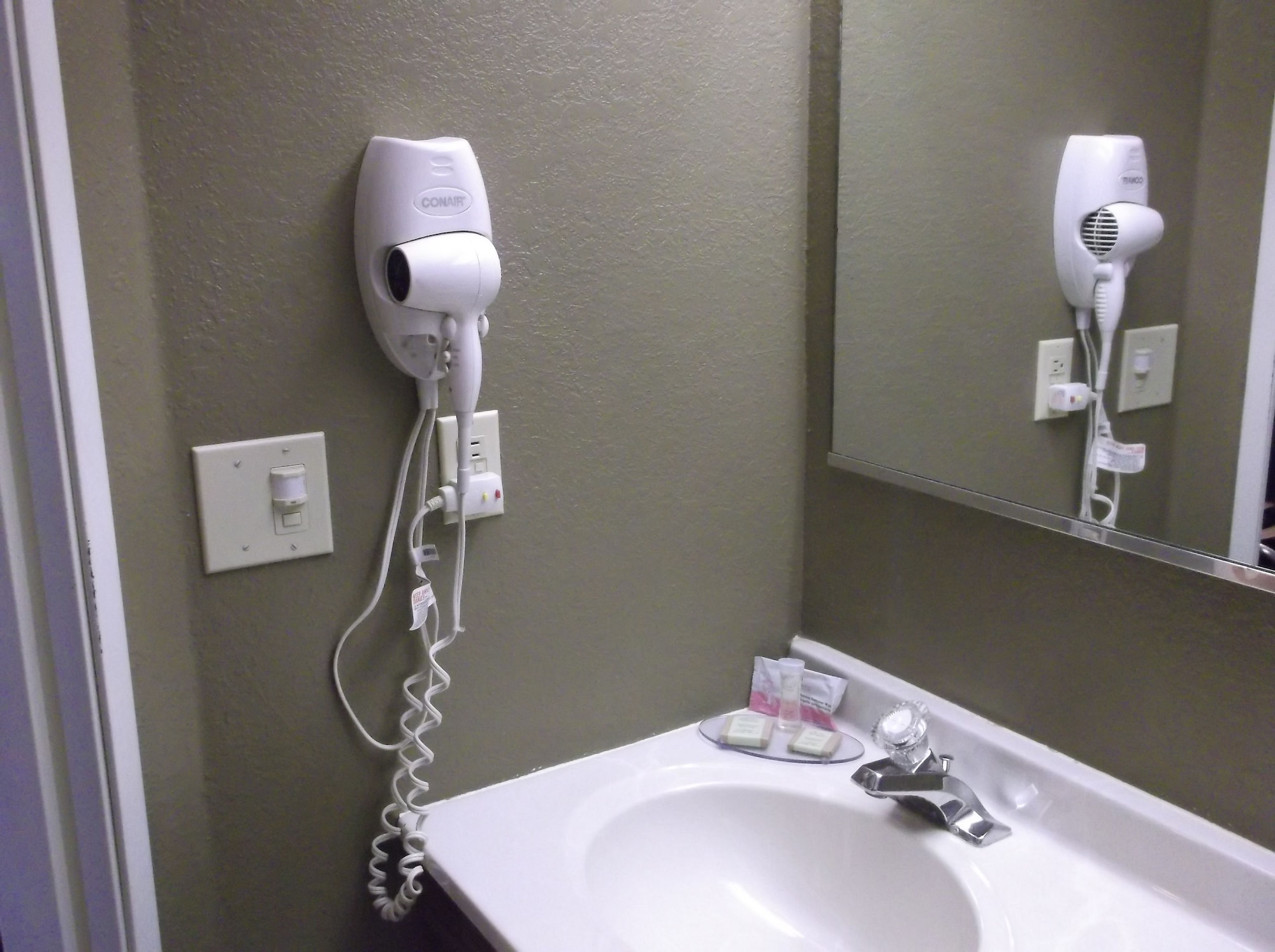 Room, 2 Queen Beds, Super 8 By Wyndham Brookings 9/10