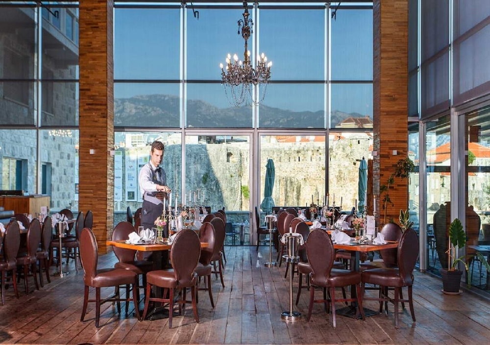 Avala Resort and Villas 33/50