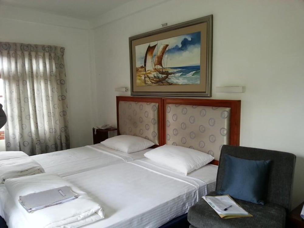 Tea Bush Hotel 17/71