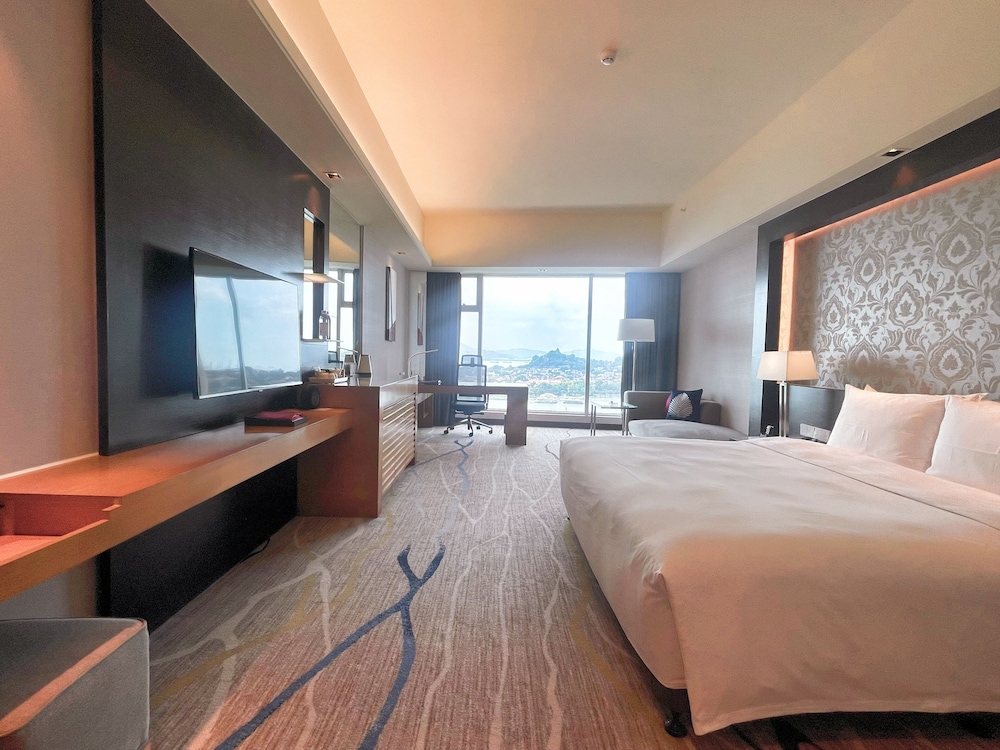 DELUXE, KING BED, GULANGYU VIEW