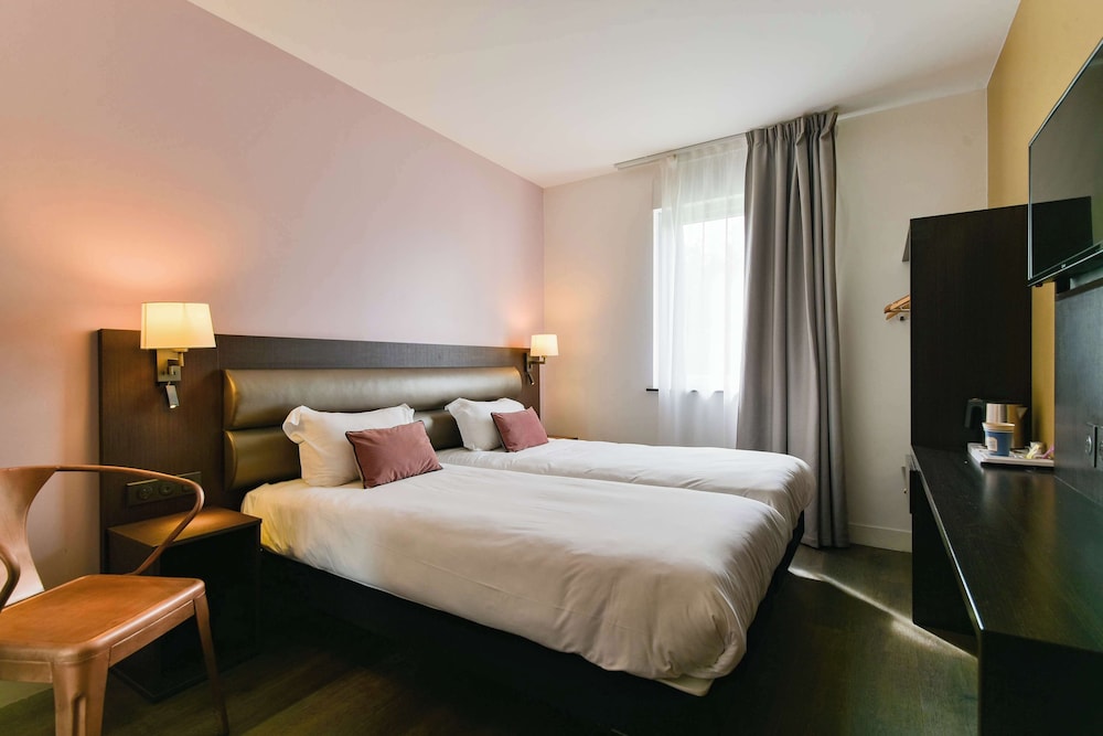 Hotel Kyriad Crepy En Valois 25/77