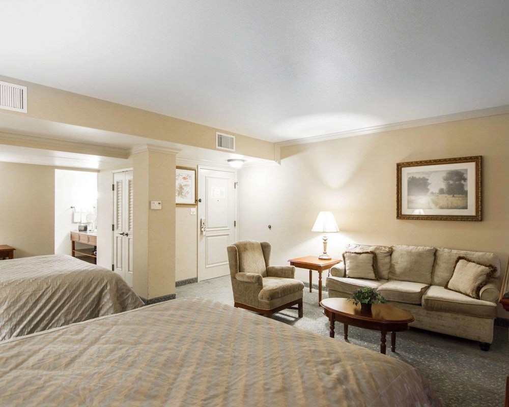 Liberty Hotel Ascend Hotel Collection 38/46