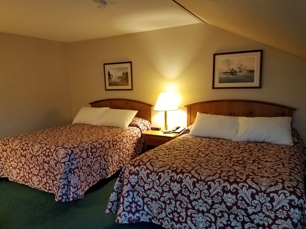 Commodores Inn 10/50