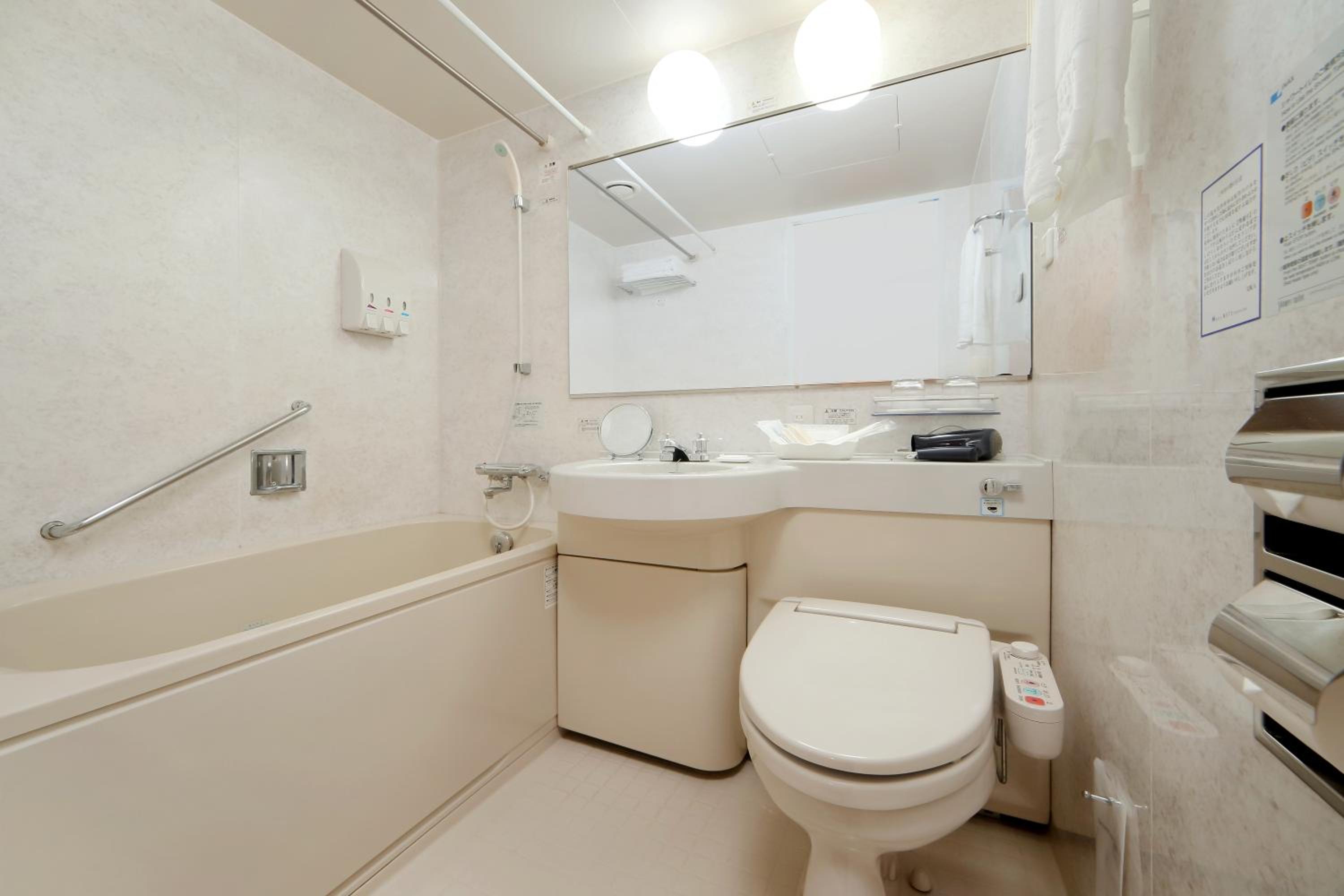 غرفة قياسية ثلاثية، Jr-East Hotel Mets Fukushima 4/4