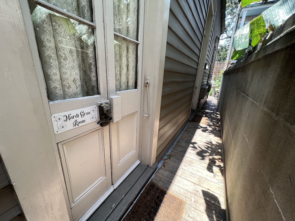 Royal Barracks Guest House 5/37