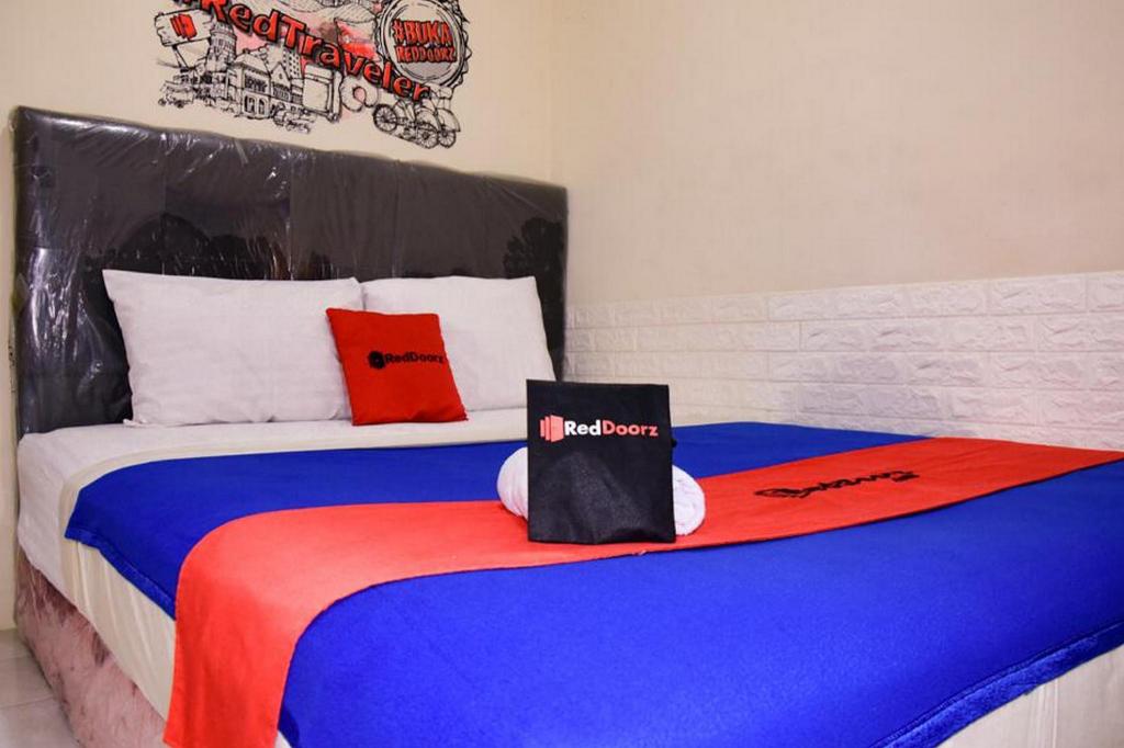 Reddoorz Plus Near Ciputra World Kuningan 2 27/50