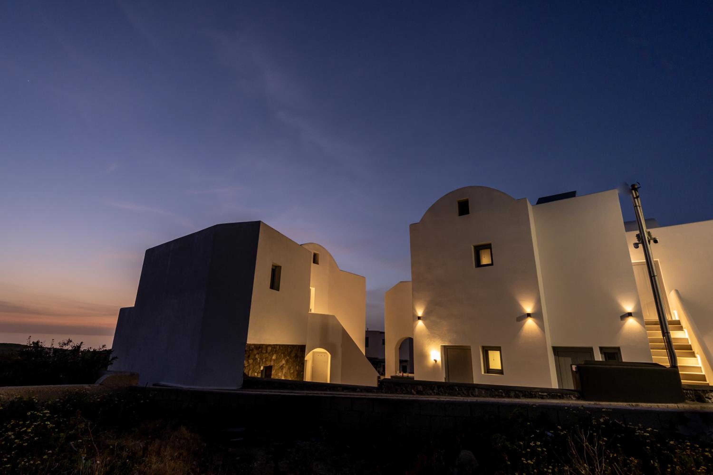Nastram Suites Oia 23/30