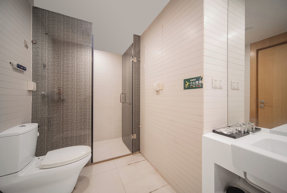 Private-Enjoyed Home ApartHotel - R&amp;F Stanley Apartment 47/50