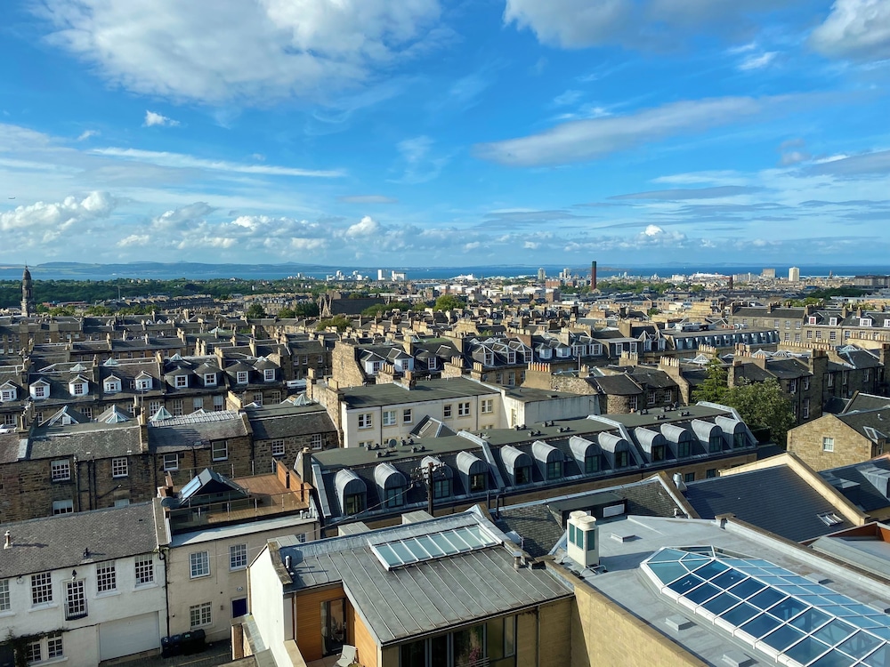 28 York Place 51/56