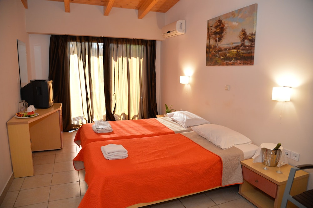 Heleni Beach Hotel 11/50