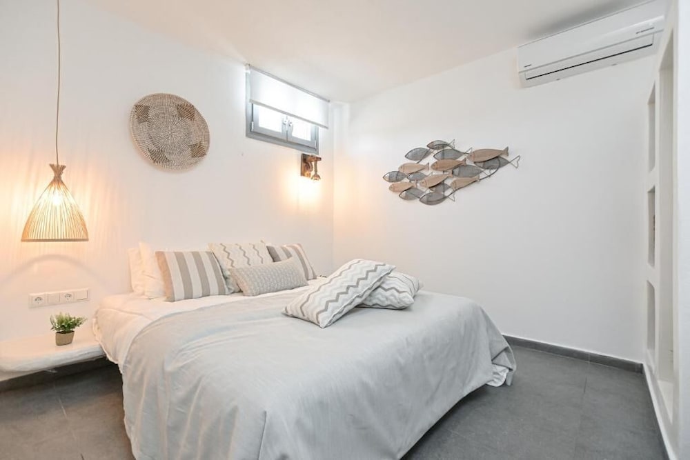 White Cocoon Exclusive villas 25/68