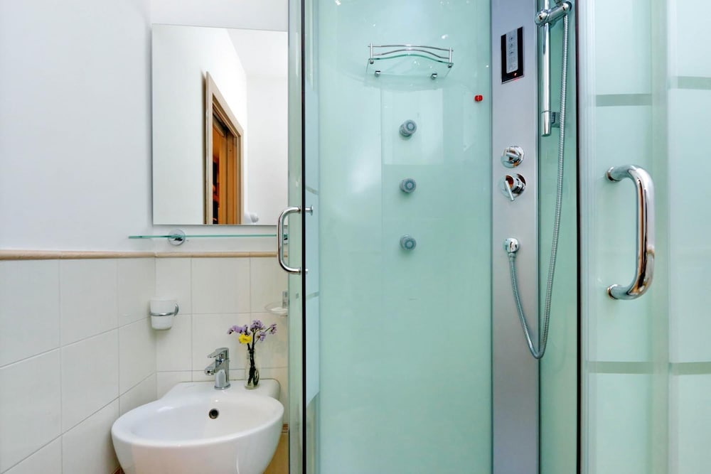 Gialli Vatican Guesthouse 43/50