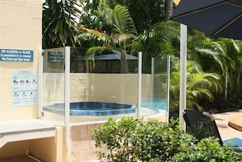 SUNDECK GARDENS 2/47