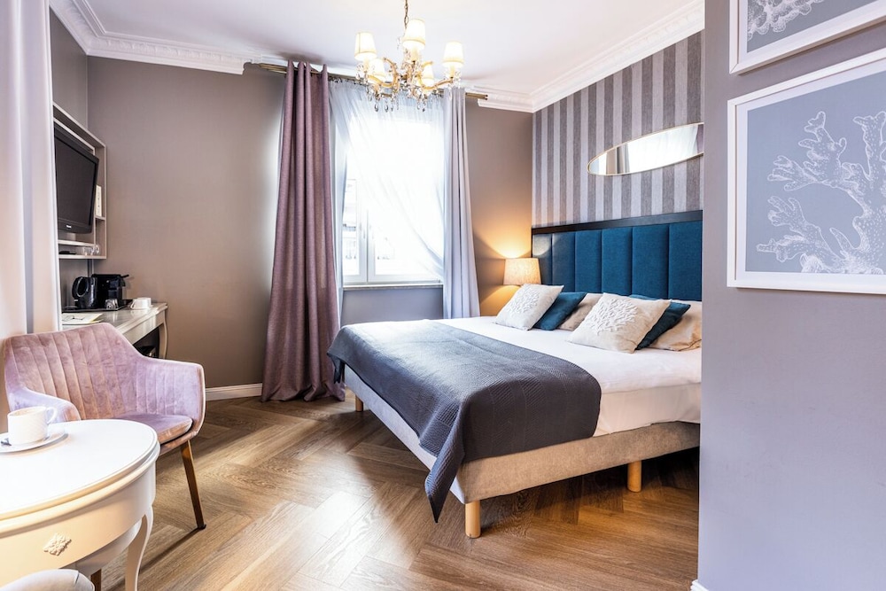 VILLA ANTONINA 26/73