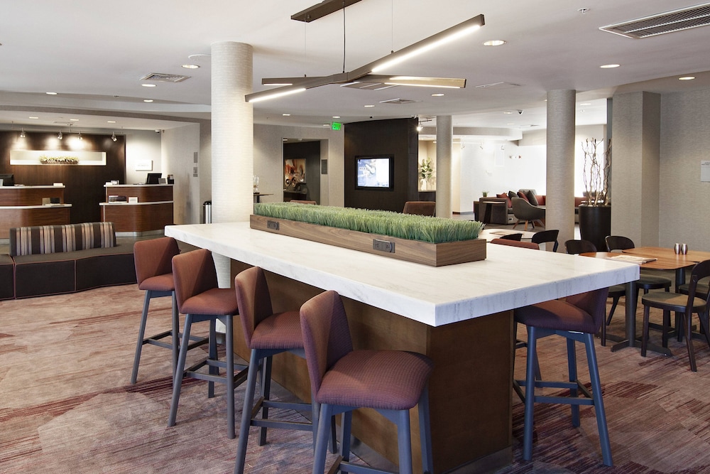 Courtyard By Marriott Valdosta 34/35