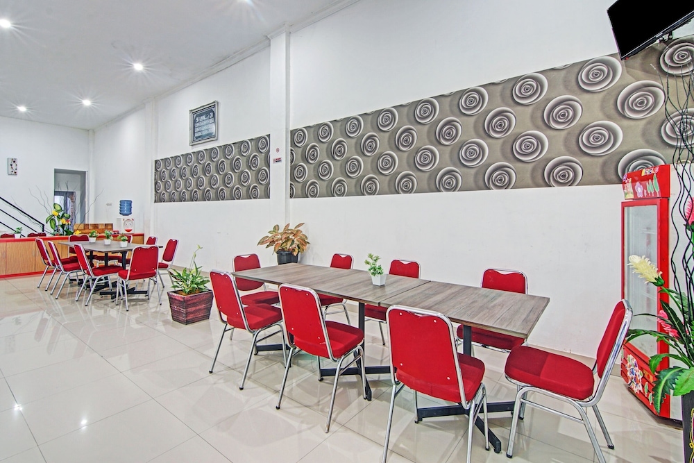 Hotel O Bukittinggi near Jam Gadang formerly New Aedo 48/56