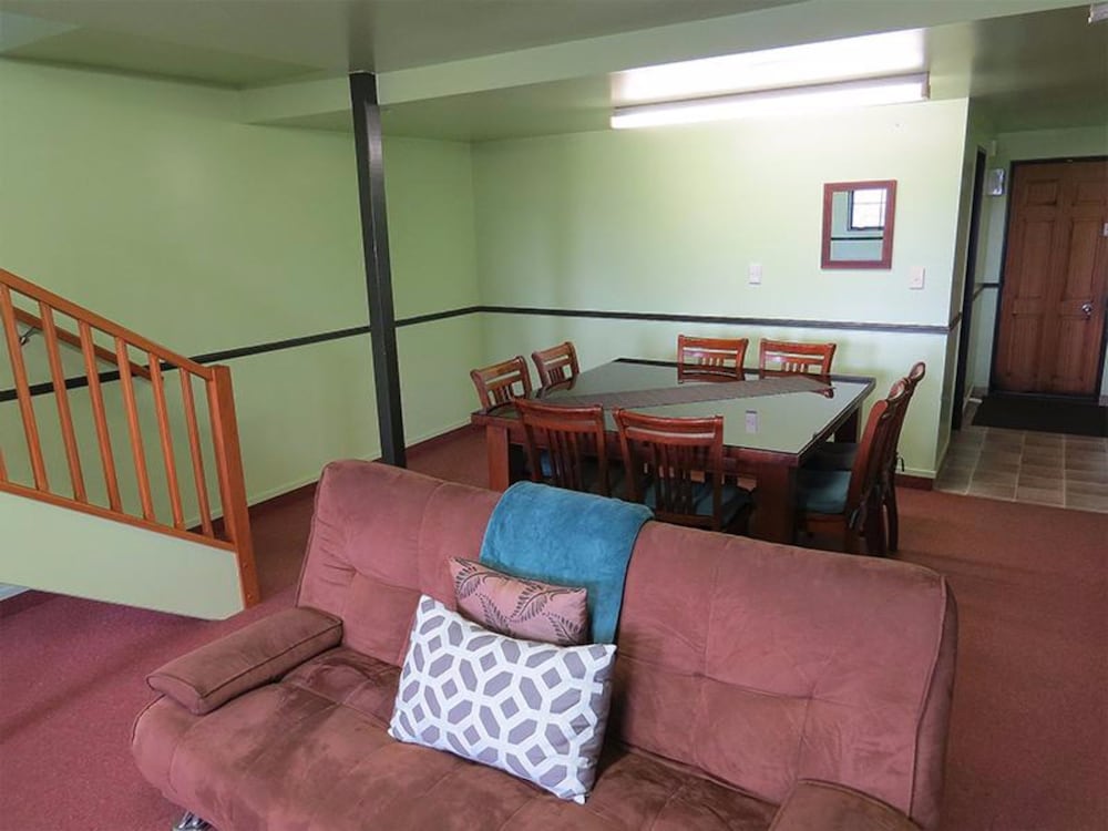 Pohutu Lodge Motel 28/48