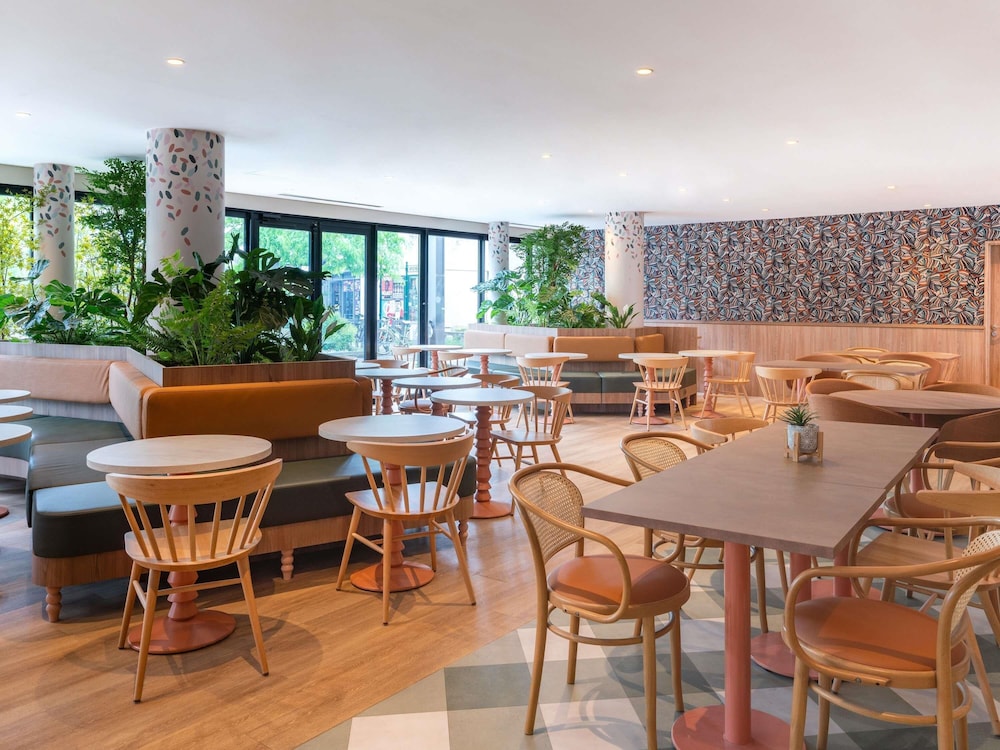 restaurant cafeteria