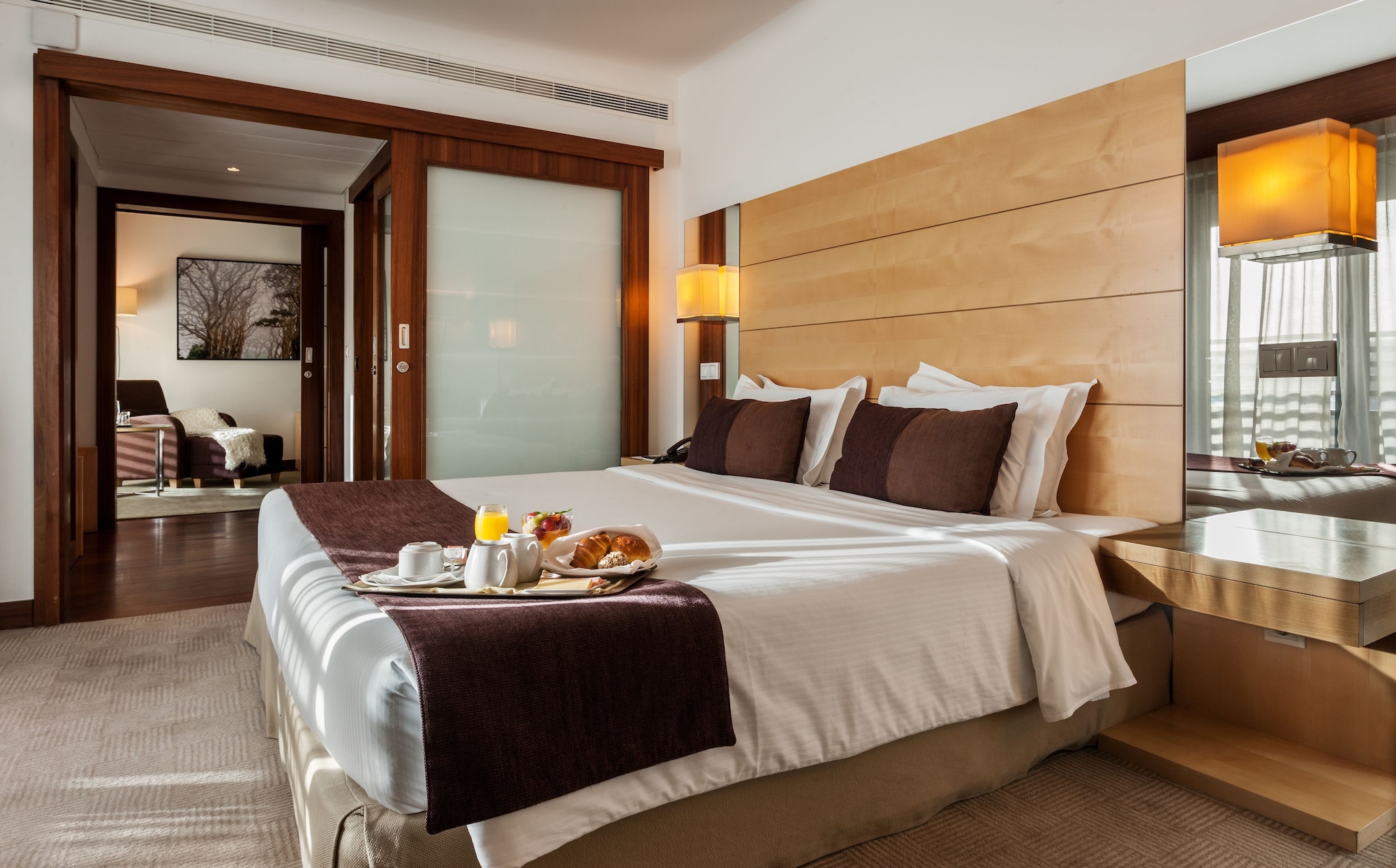 DELUXE, SUITE, CITY VIEW