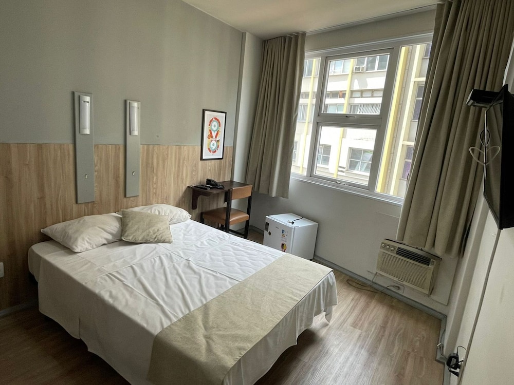 ROOM, DOUBLE BED