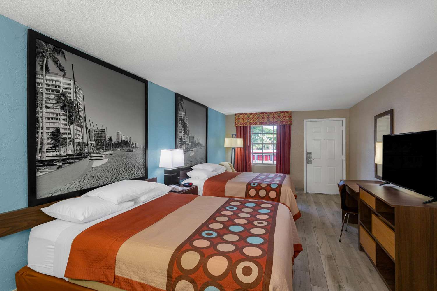 Super 8 By Wyndham Bradenton Sarasota Area 3/11