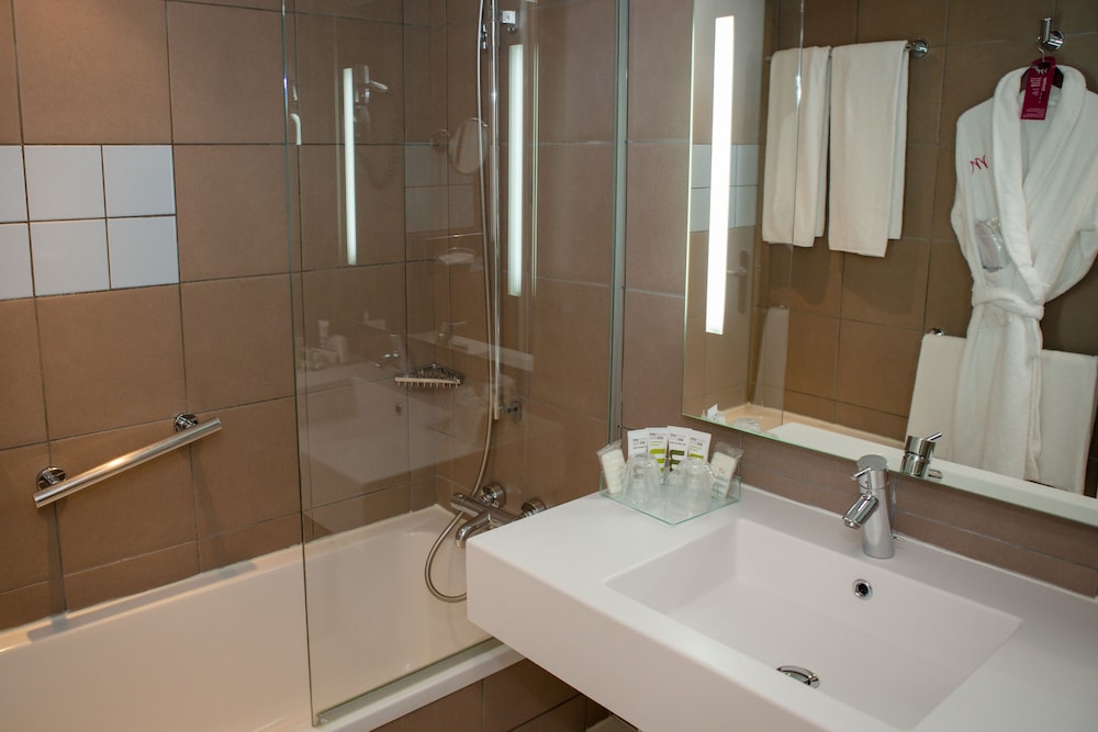 MERCURE CANNES MANDELIEU 59/60
