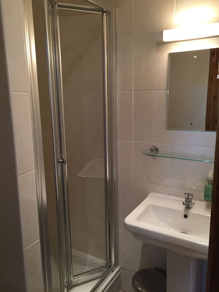 Edinburgh House Hotel 46/50