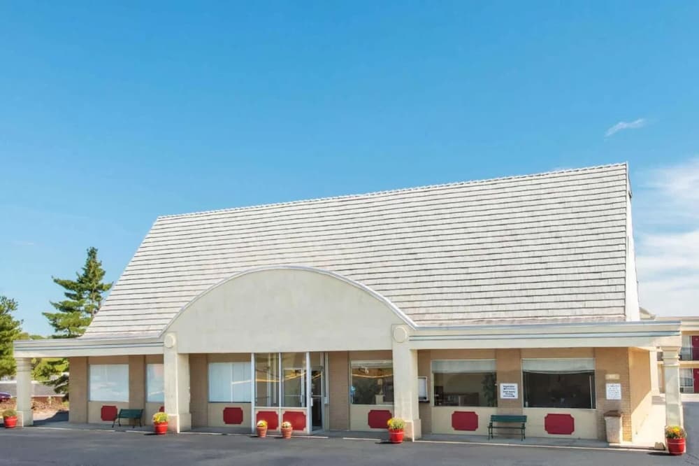 KNIGHTS INN FRANKFORT 3/24