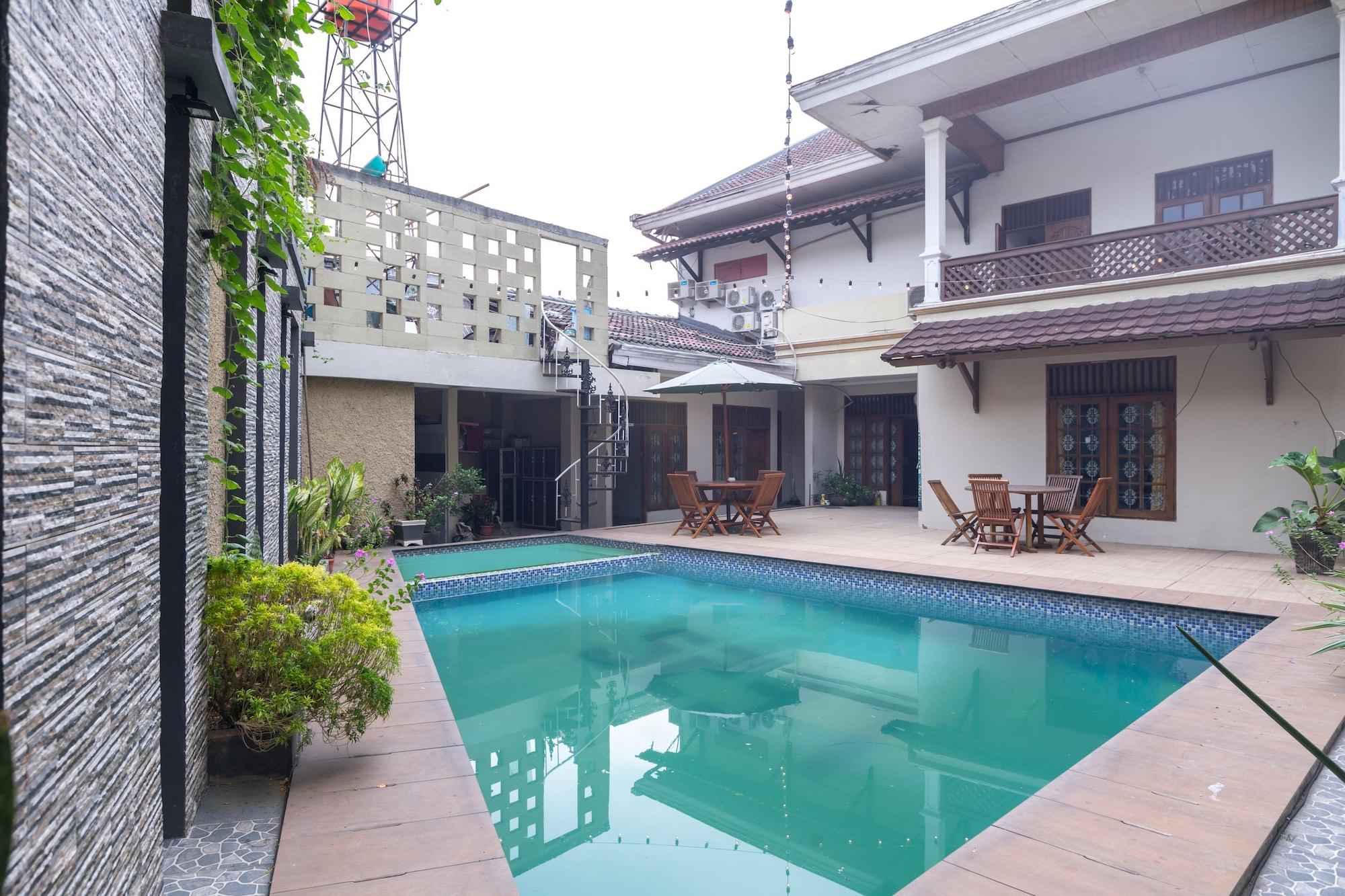 OYO 1421 Kasmaran Guest House Syariah 25/32