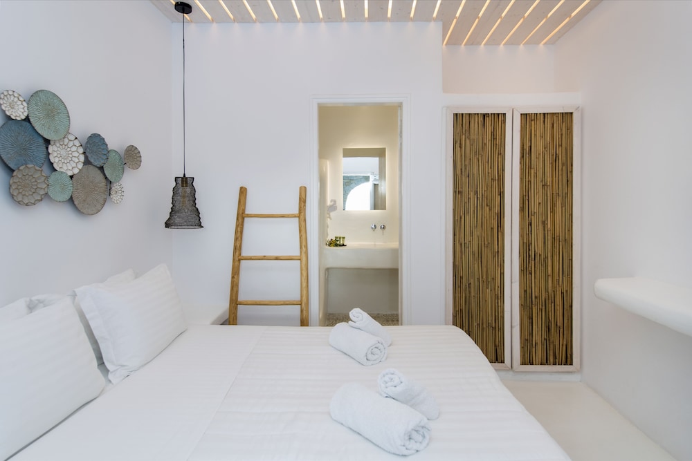 Zefi Hotel & Suites 13/75