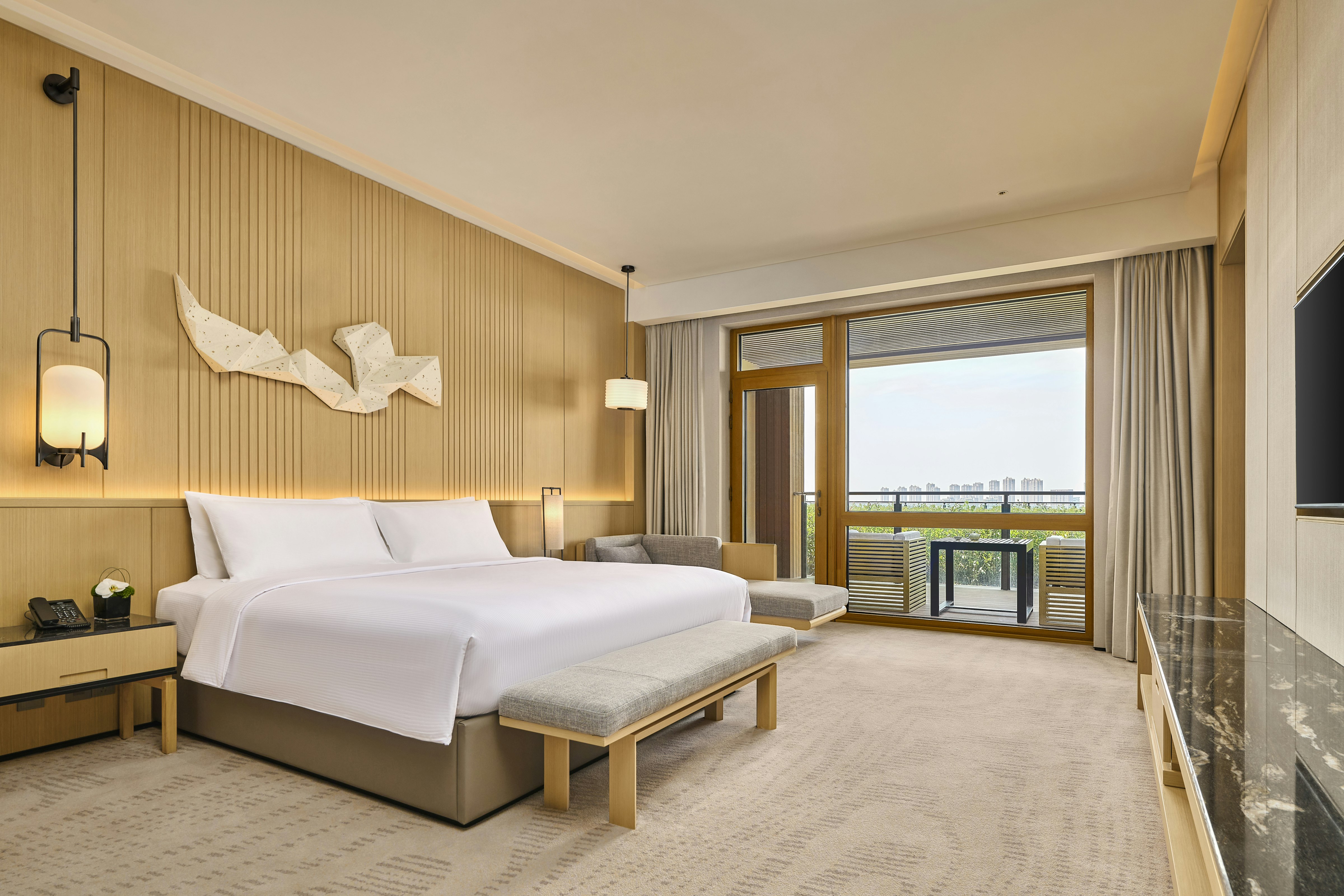 PREMIUM, SUITE, KING BED, BALCONY