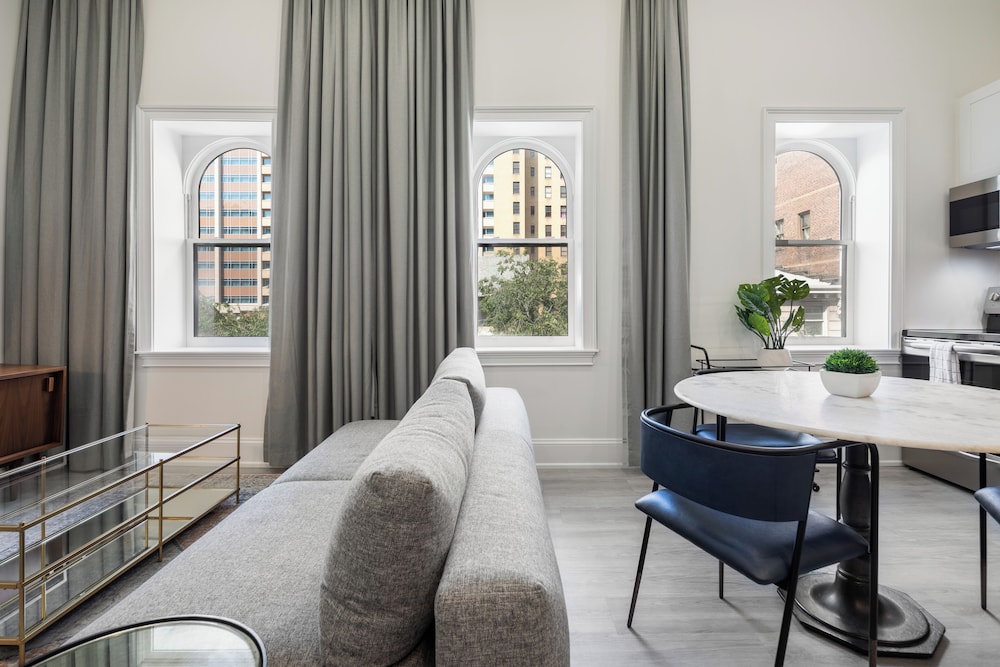 Sosuite at French Quarters - Rittenhouse Square 30/50