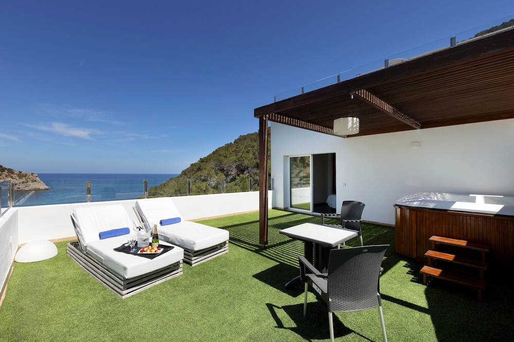 Palladium Hotel Cala Llonga - Adults Only 11/79