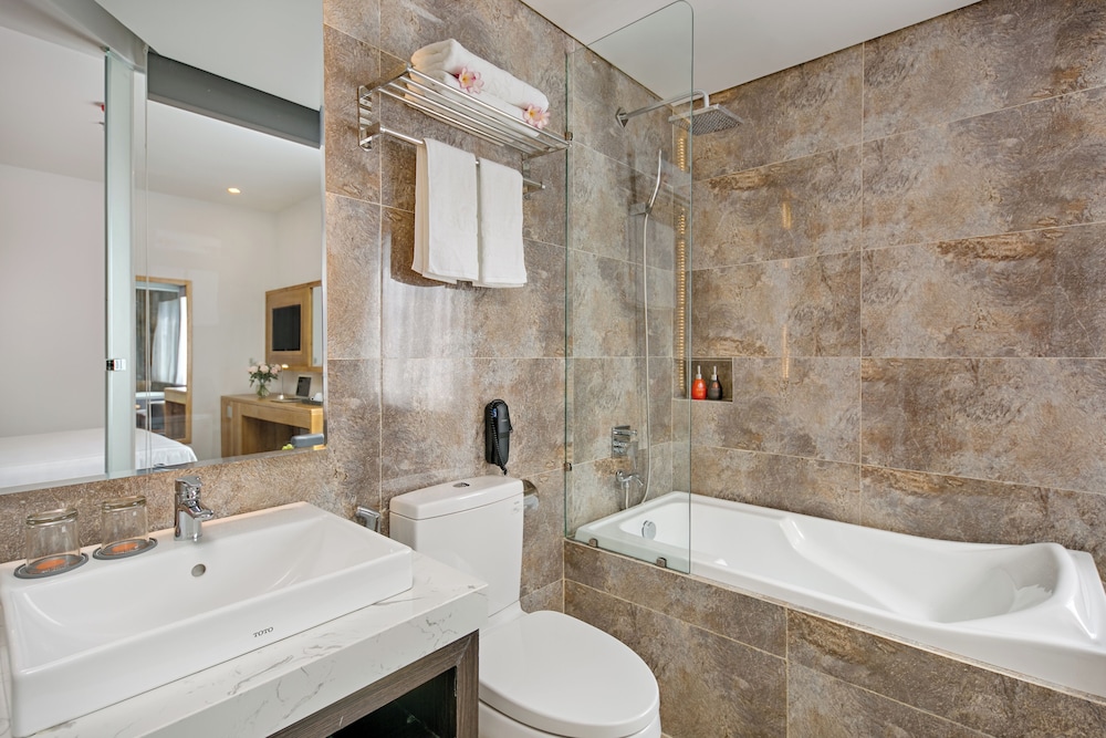 Grand Sunrise Boutique Hotel 57/61