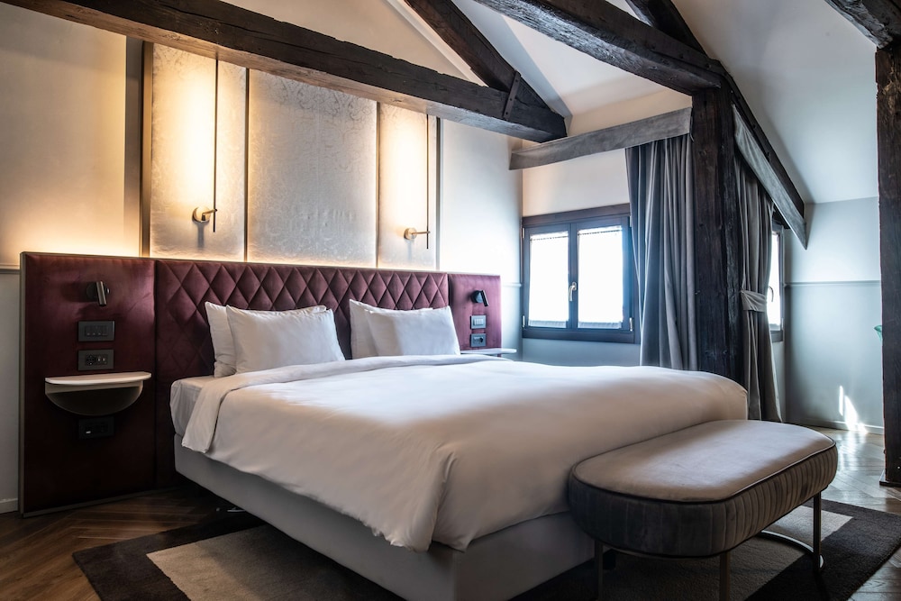 Radisson Collection Hotel, Palazzo Nani Venice 23/77