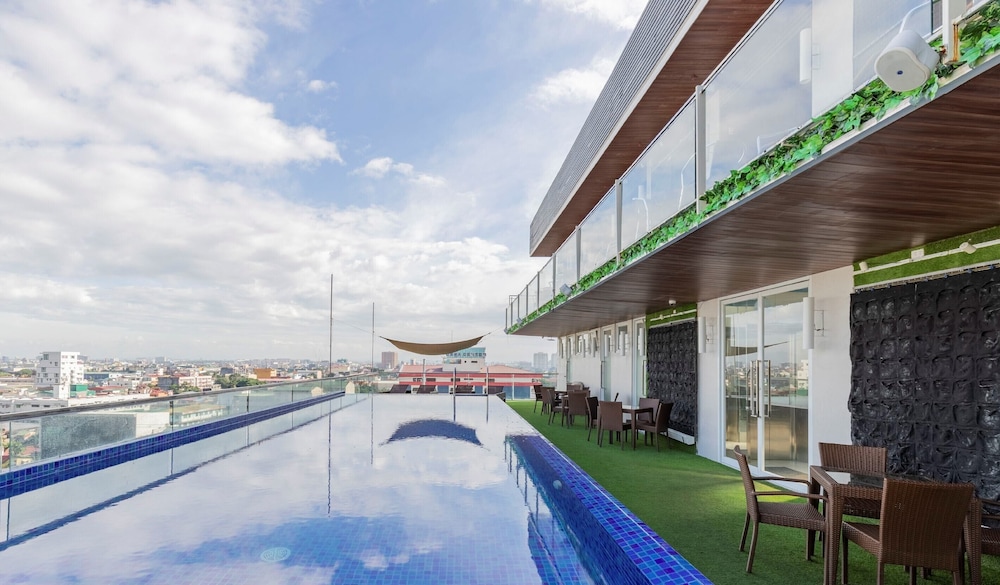 Selah Pods Hotel Manila 37/69