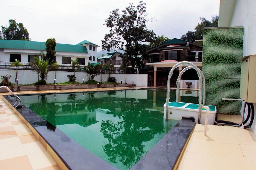 Velvet County Resort And Spa 45/49