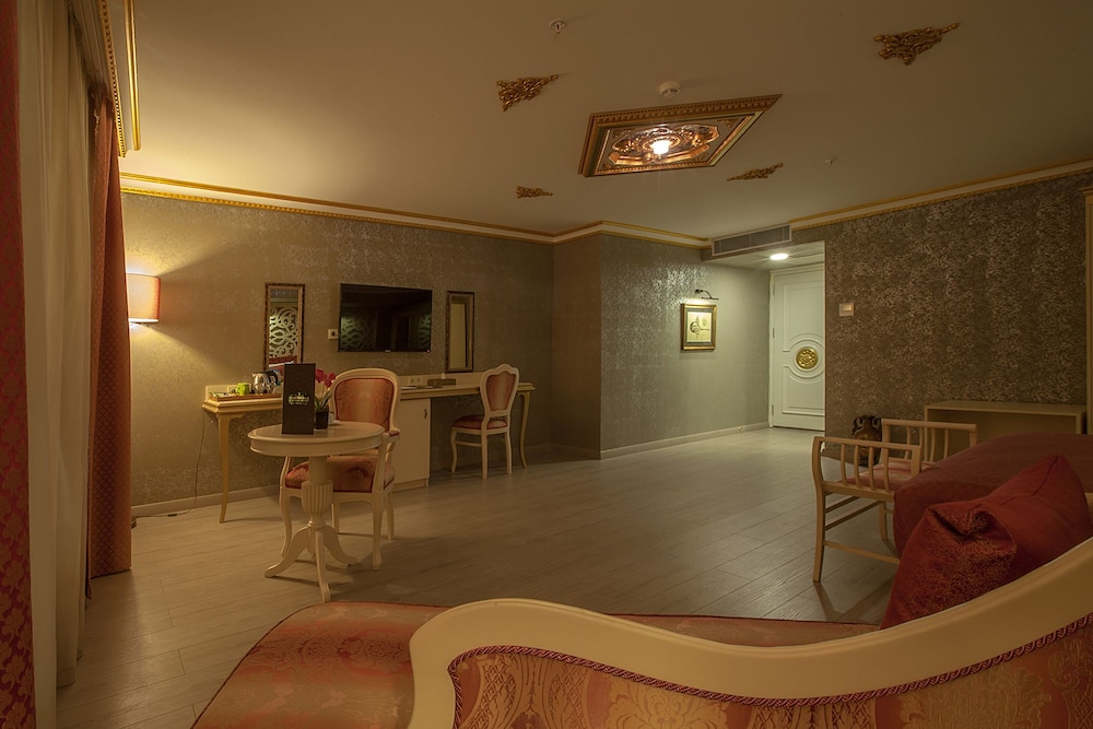 Empire Suite Hotel 19/32