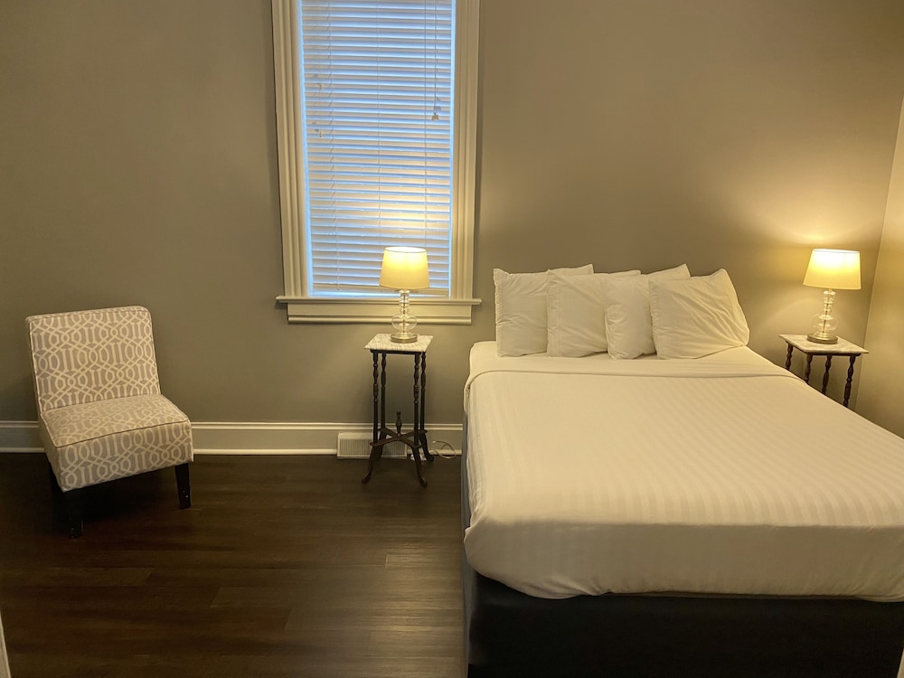 Captain Wohlt Inn Bed Breakfast 25/76