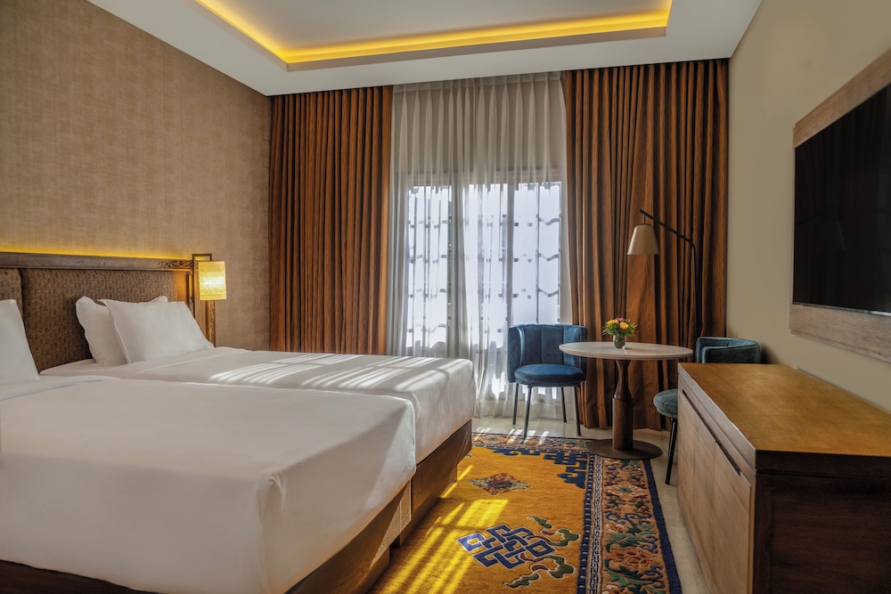 Club, Shangrila, Twin Beds
