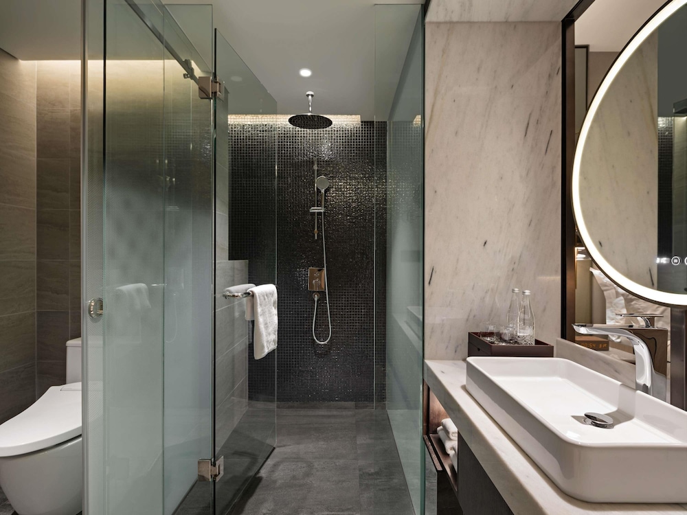 Movenpick Hotel Jakarta City Centre 57/60