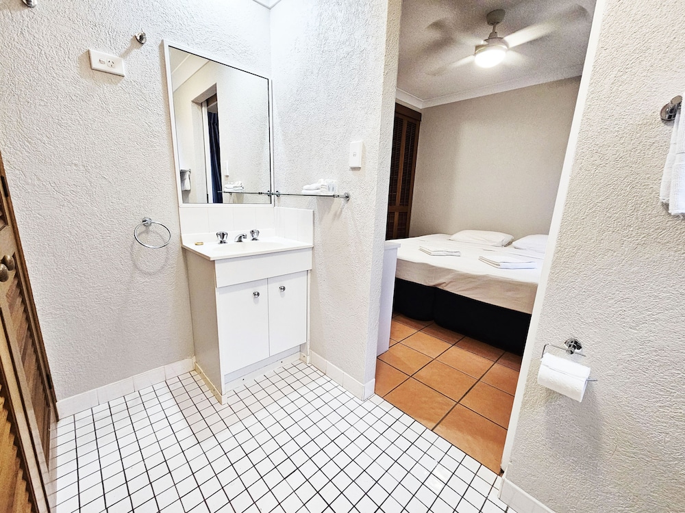 Royal Palm Villas Cairns 26/29