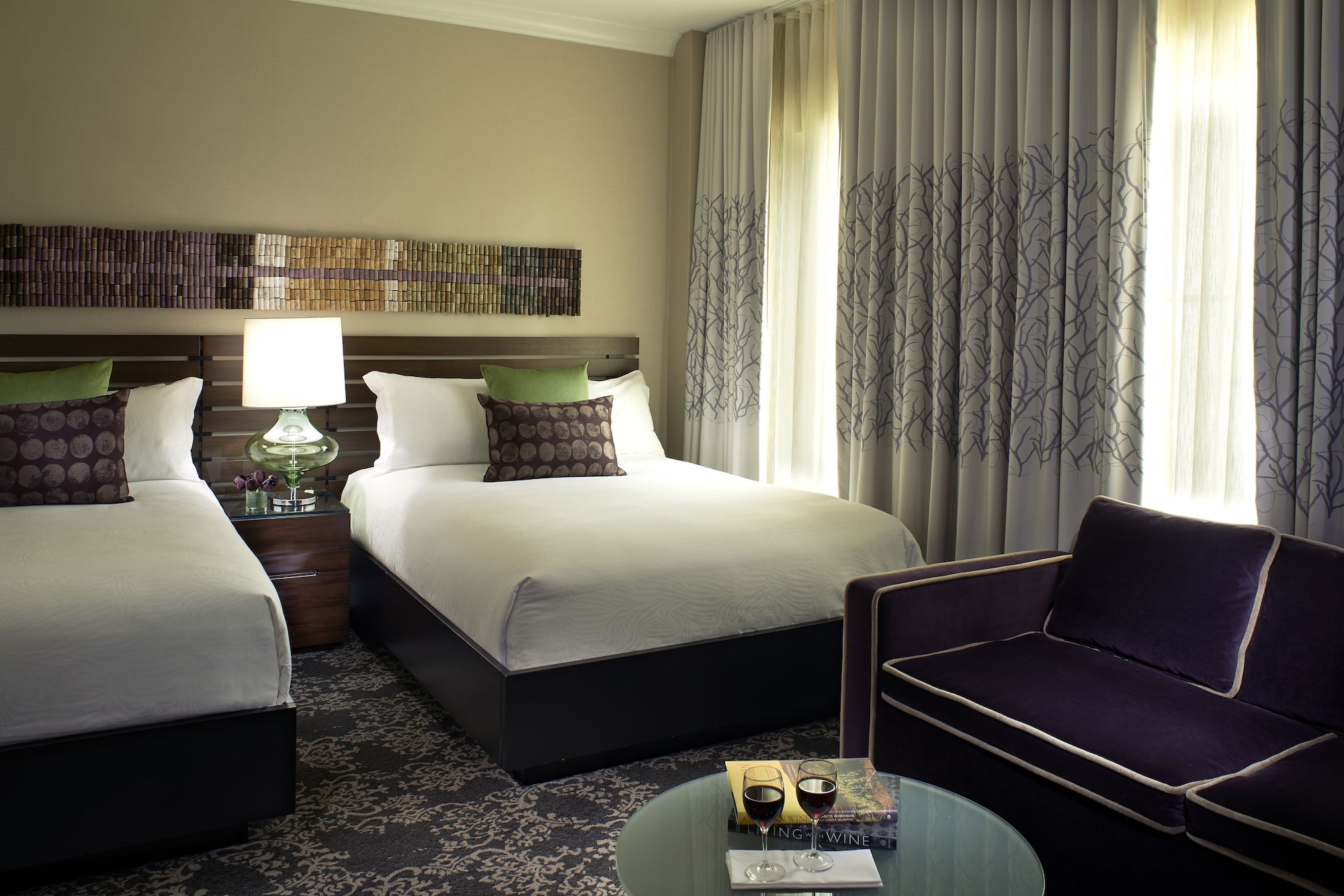 غرفة بريميوم بسرير مزدوج لذوي الإعاقة