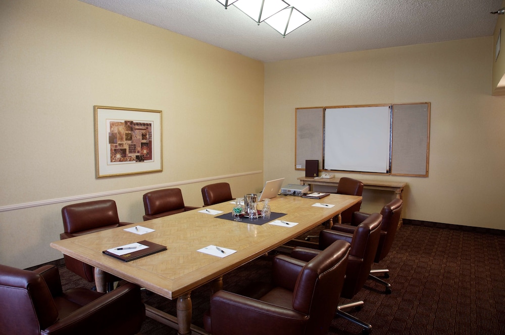 Embassy Suites by Hilton Anaheim North 52/71
