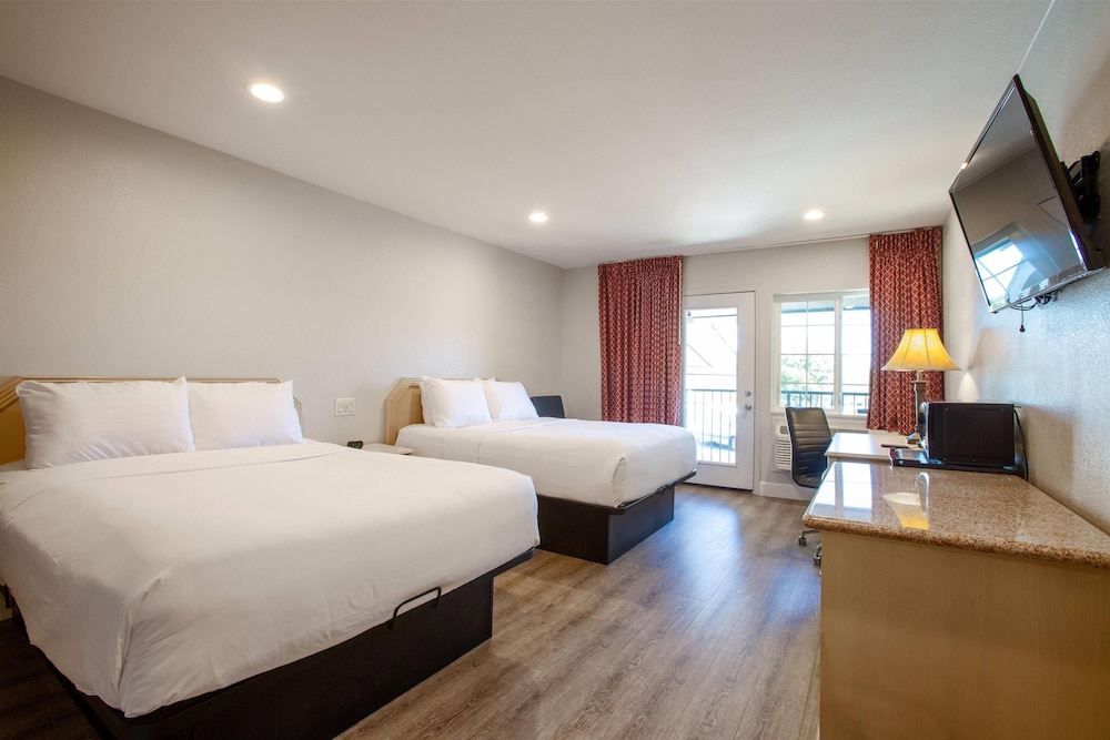 ROOM, 2 QUEEN BEDS, COURTYARD VIEW