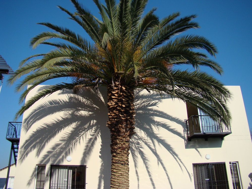 Louhallas Bed & Breakfast 11/16