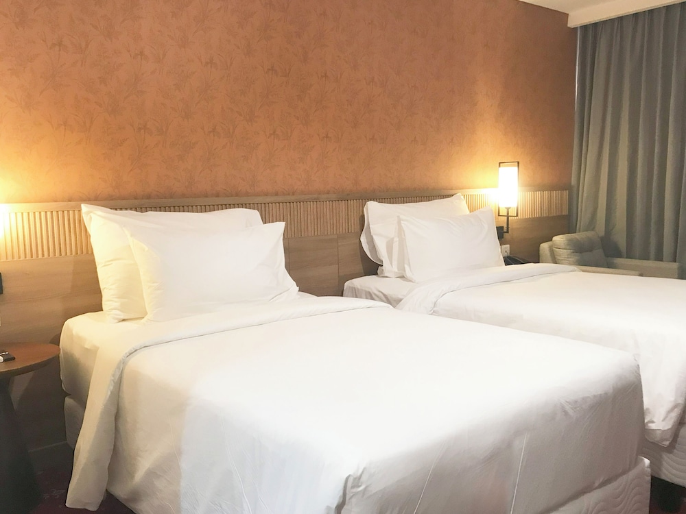 Labersa Hotel and Convention Center Samosir 8/28