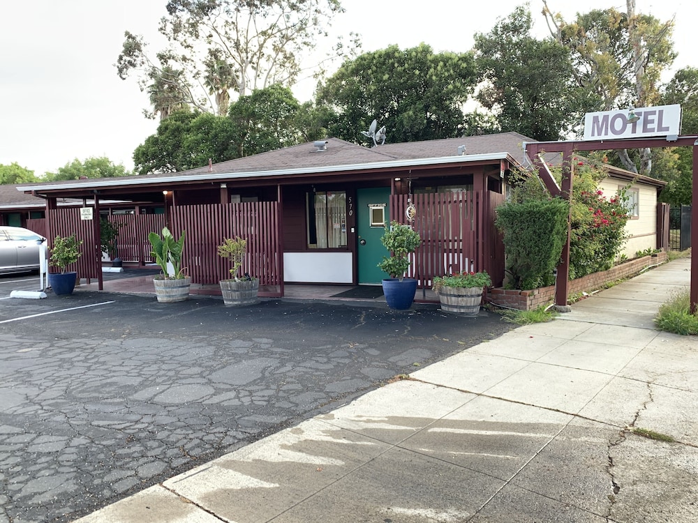 Pacheco Pass Motel 17/26