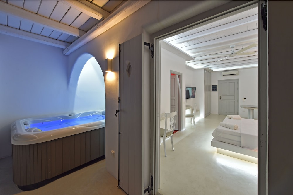 Zefi Hotel & Suites 21/75