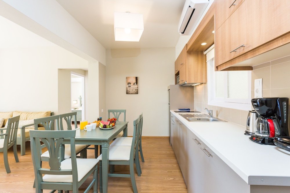 Trefon Hotel Apartments and Family Suites 55/73